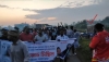 পুলিশের গাড়ির সামনেই যুবলীগের বিক্ষোভ মিছিল